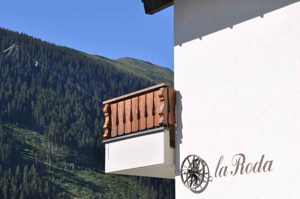 Casa La Roda Café Dulezi Sedrun Esterno foto